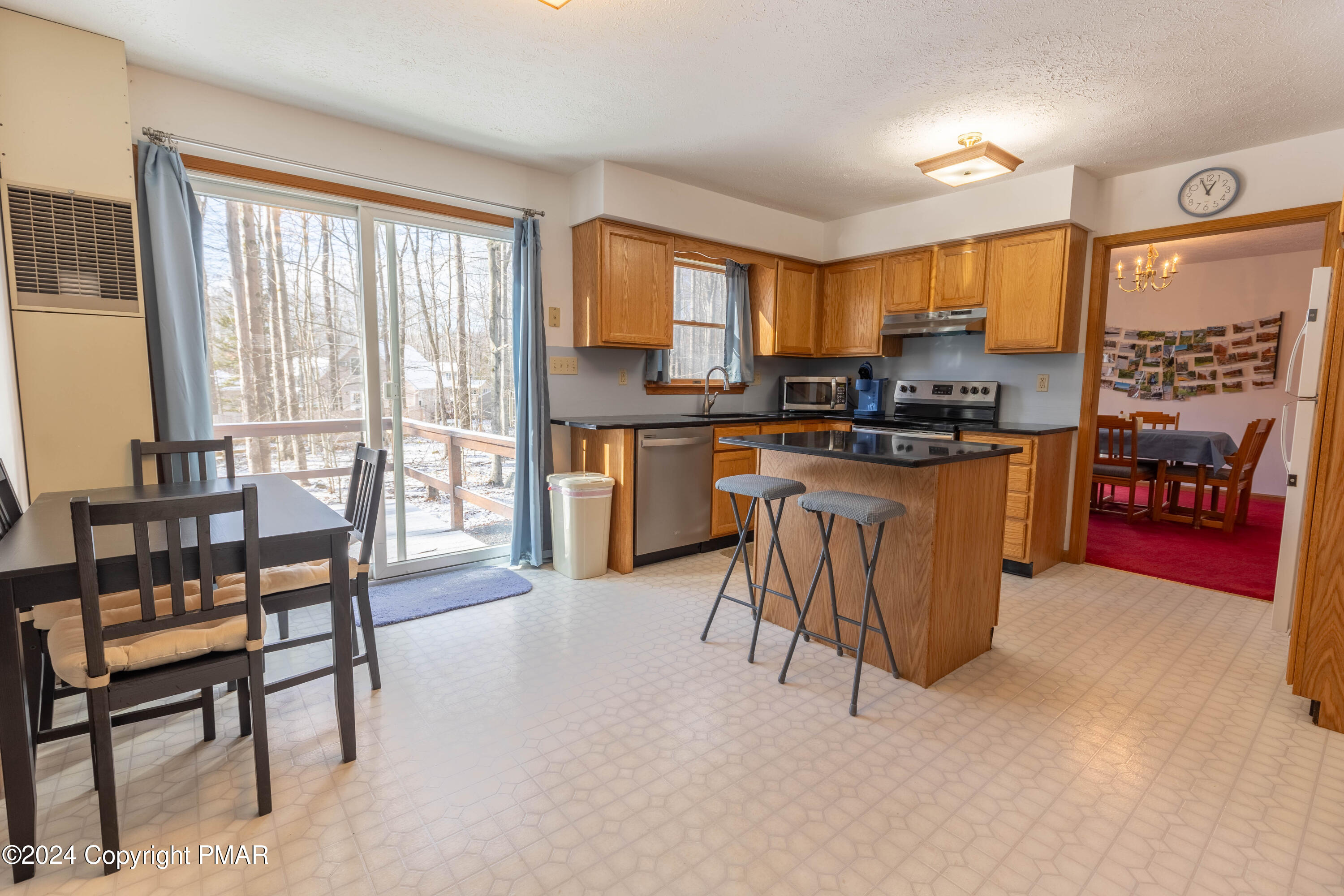 2104 Quick Court, Pocono Lake, Pennsylvania image 3