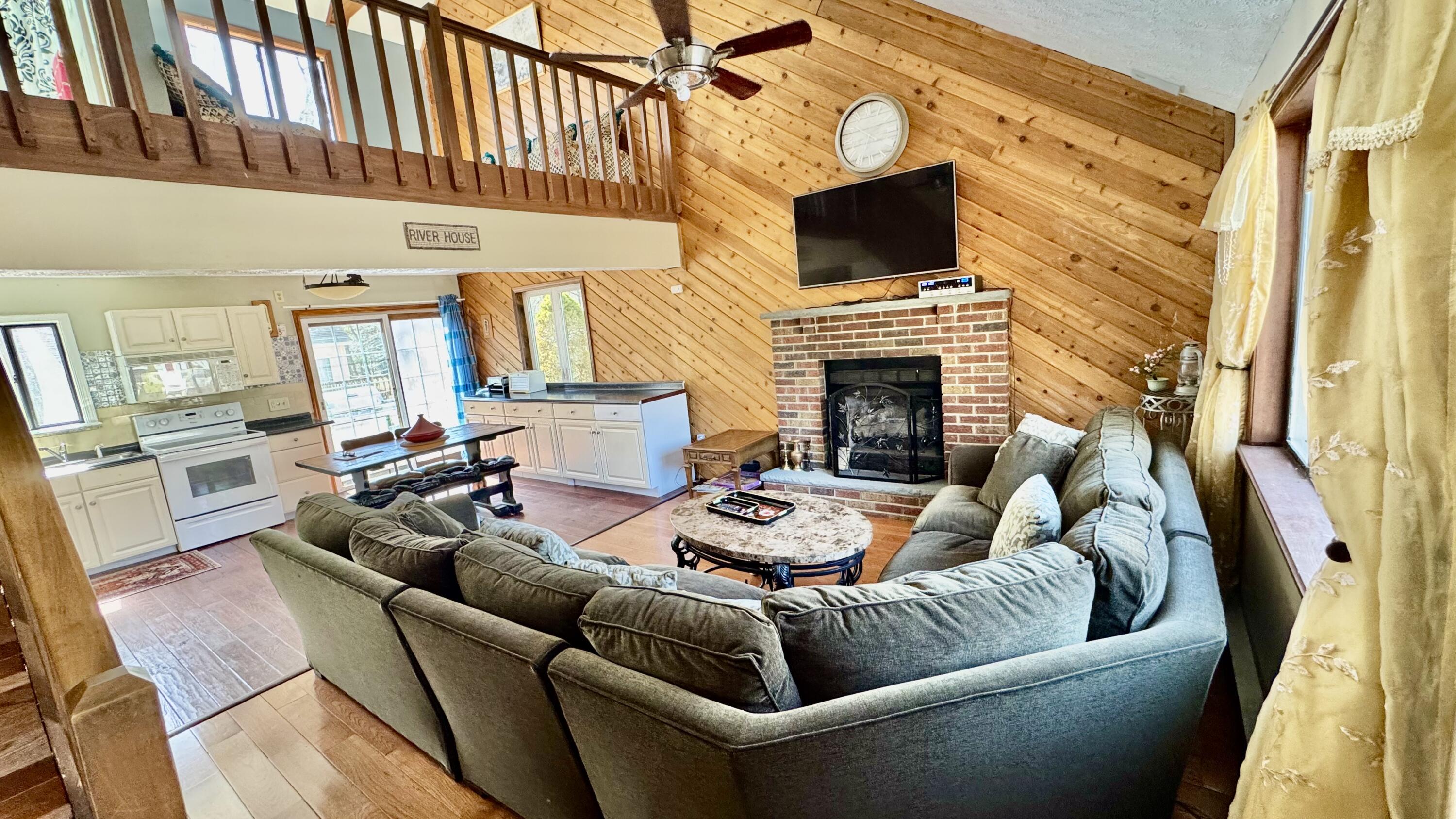 1905 Horseshoe Bend, Tobyhanna, Pennsylvania image 3