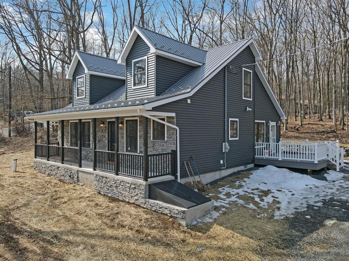 205 Fieldstone Lane, East Stroudsburg, Pennsylvania image 3