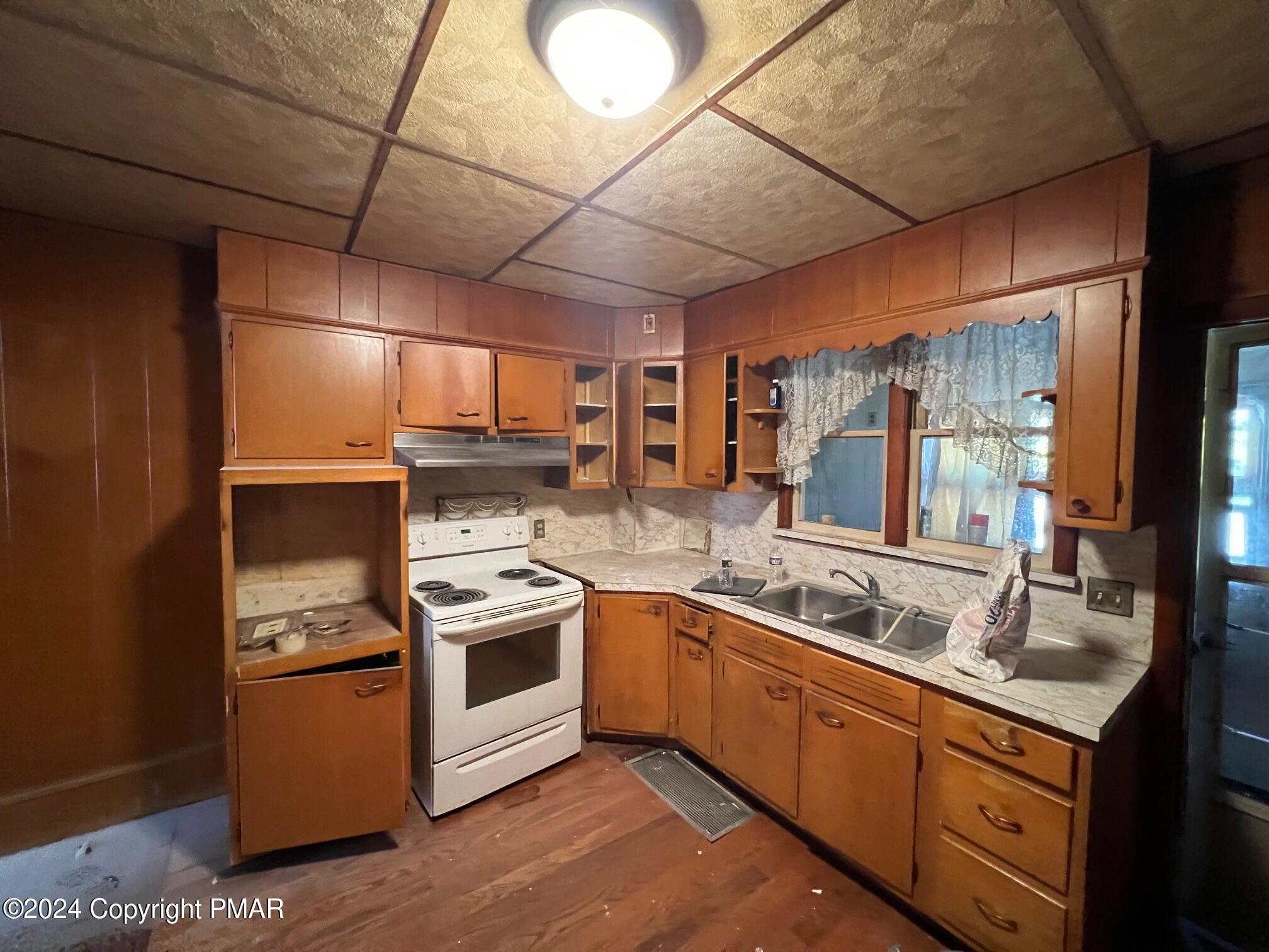 217 E Ridge Street, Lansford, Pennsylvania image 5