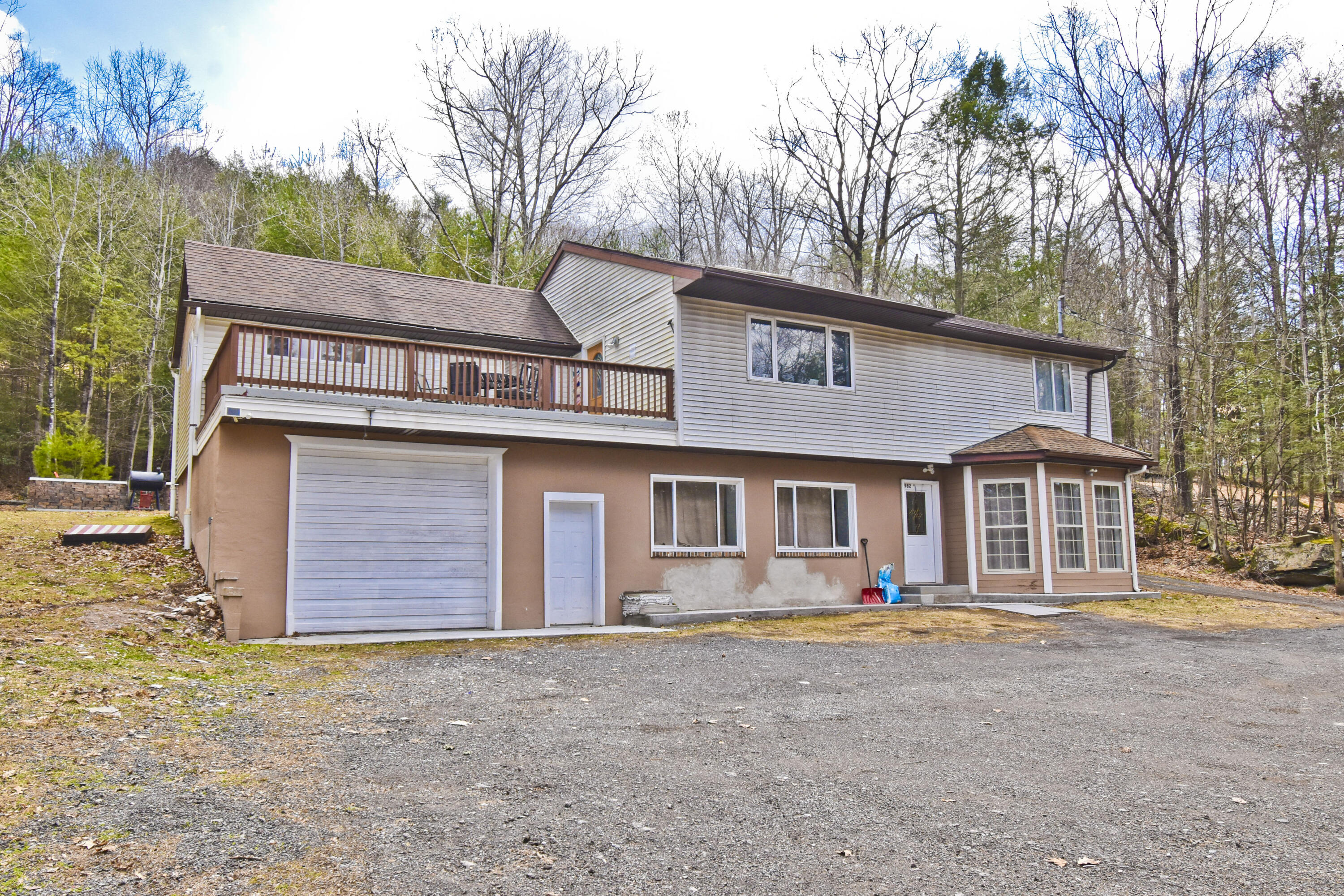 982 Long Ridge Road, Hawley, Pennsylvania image 2