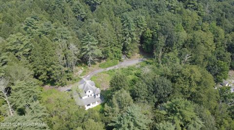 Homes For Sale - 2320 Paradise Trail<br/> Monroe County, East Stroudsburg, PA 18301