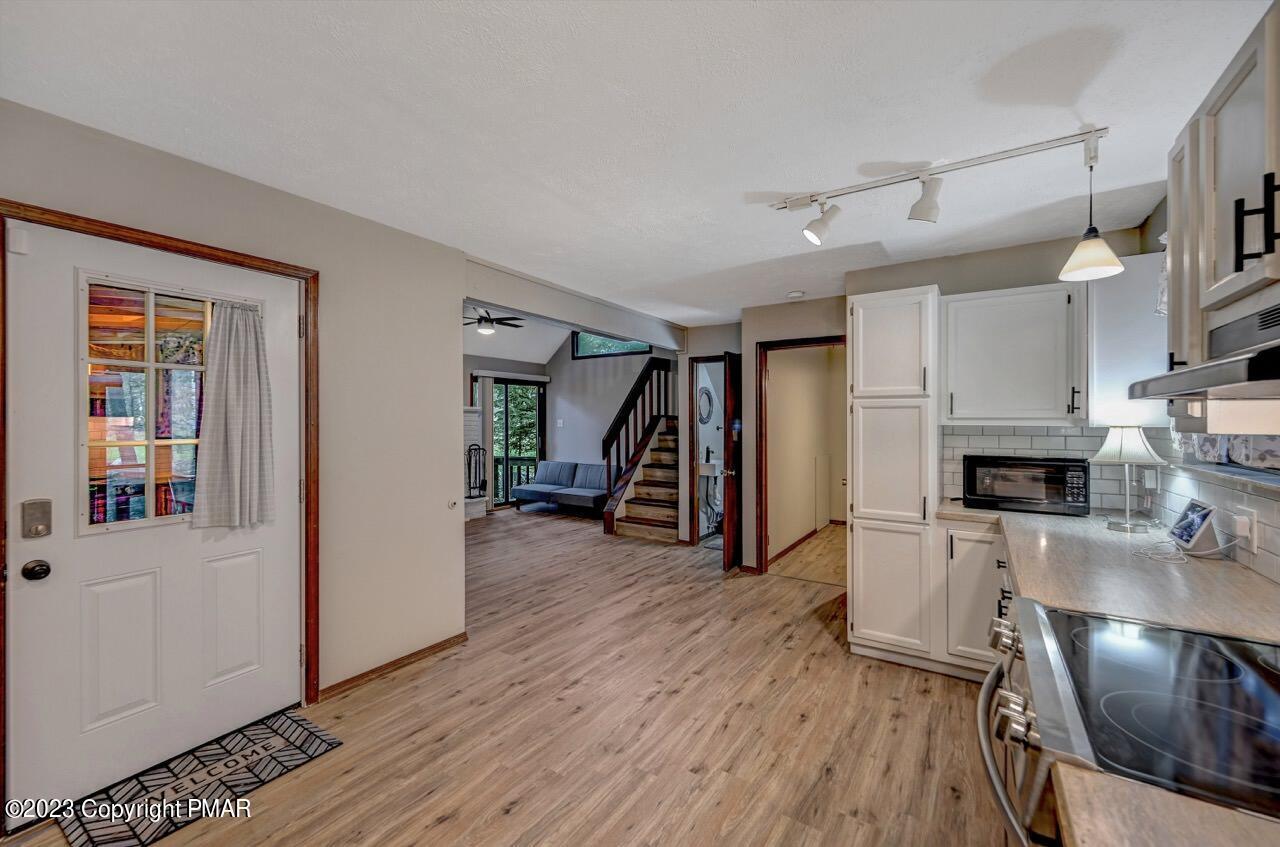 1148 Country Place Drive, Tobyhanna, Pennsylvania image 3