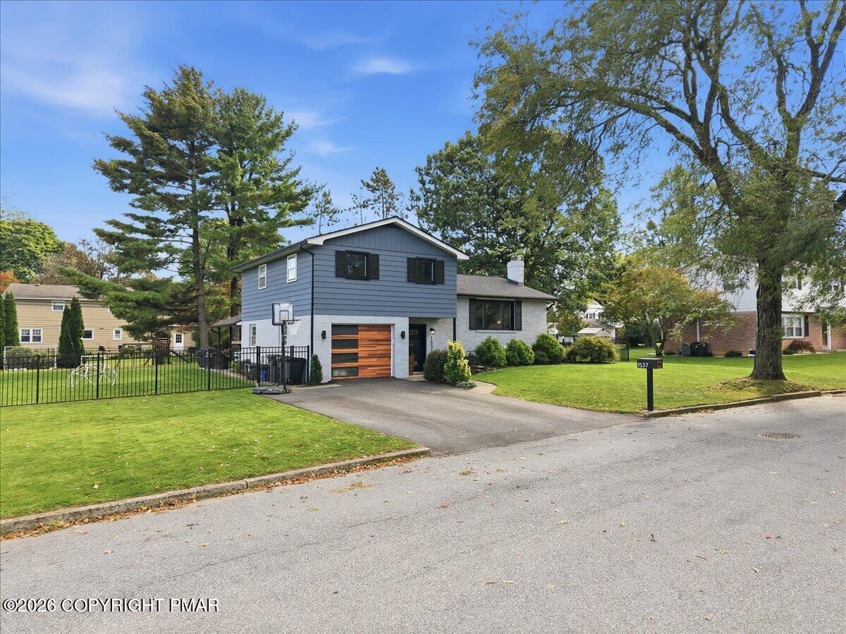 1537 Winthrop Avenue
