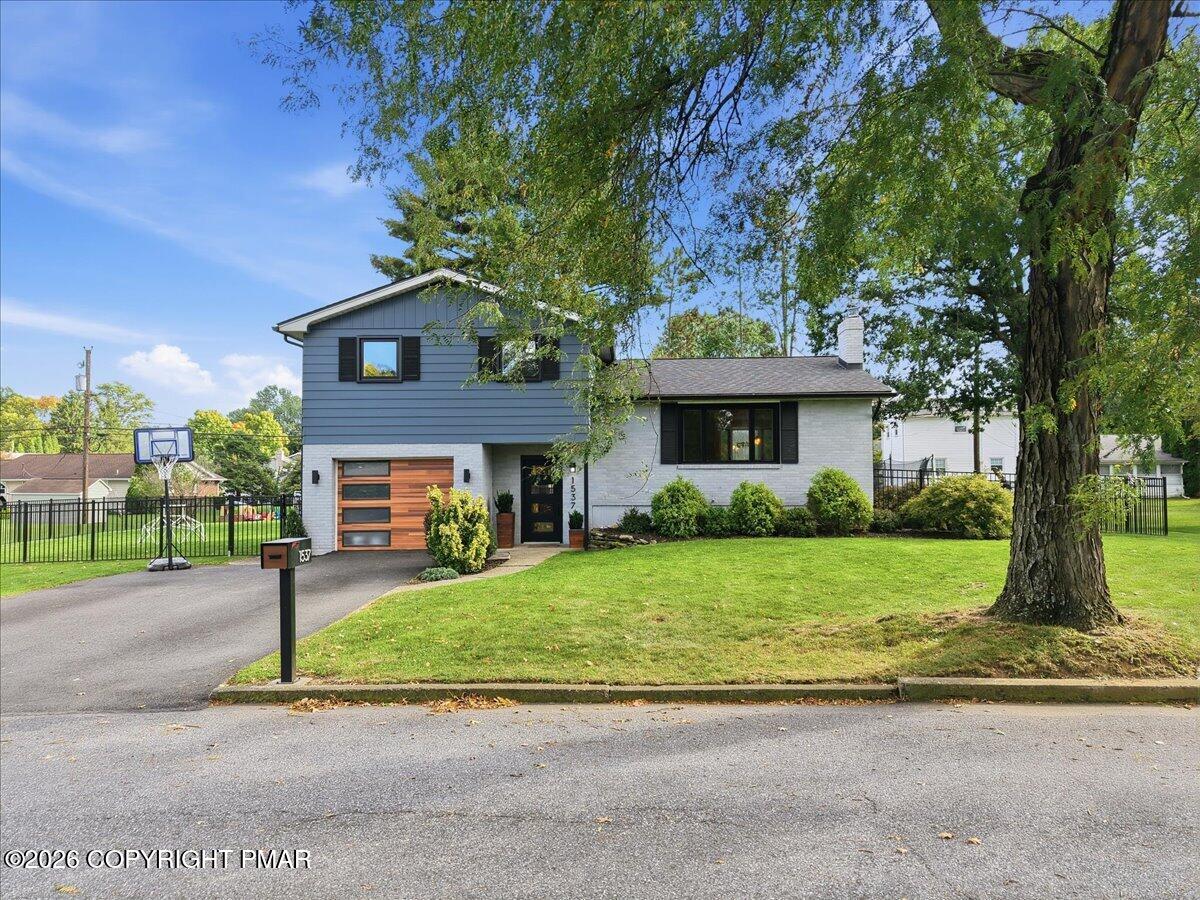 1537 Winthrop Avenue