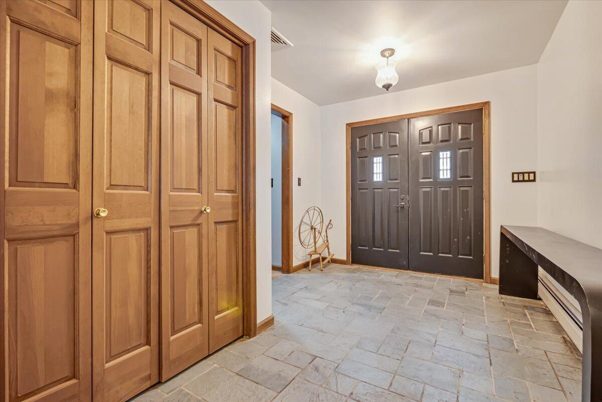 564 Hickory Valley Road, Stroudsburg, Pennsylvania image 2