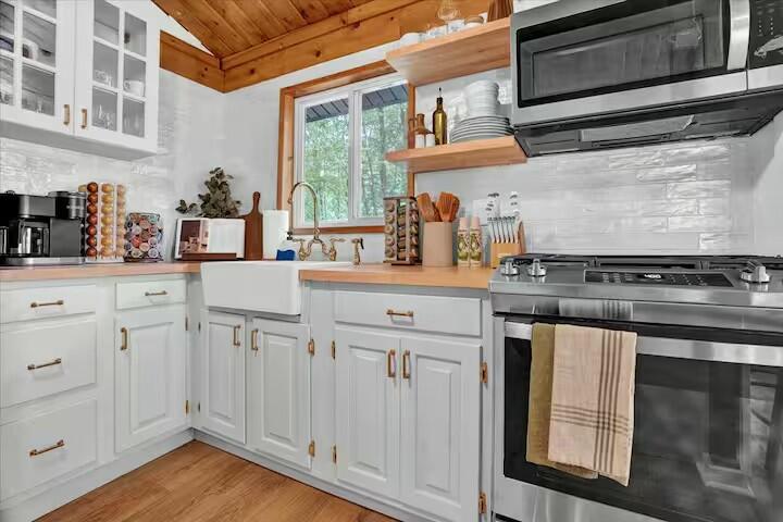 328 Sidney Avenue, Pocono Summit, Pennsylvania image 10