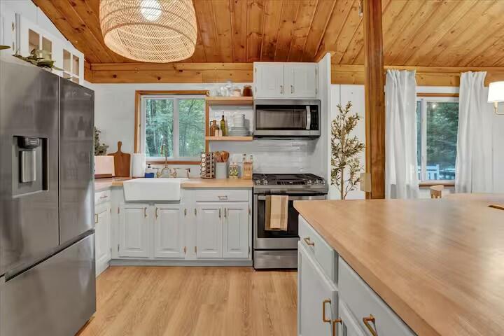 328 Sidney Avenue, Pocono Summit, Pennsylvania image 11