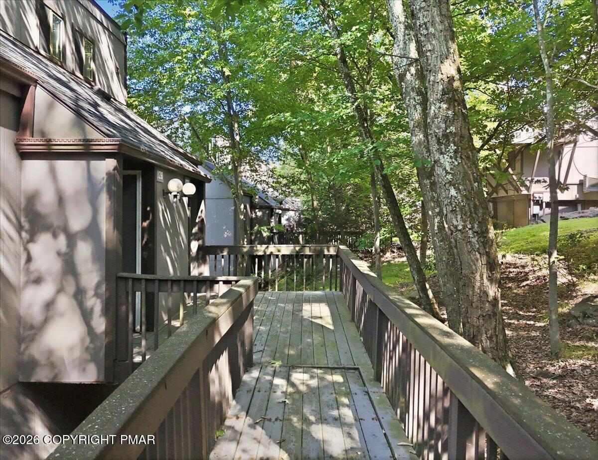 126 Cross Country Lane