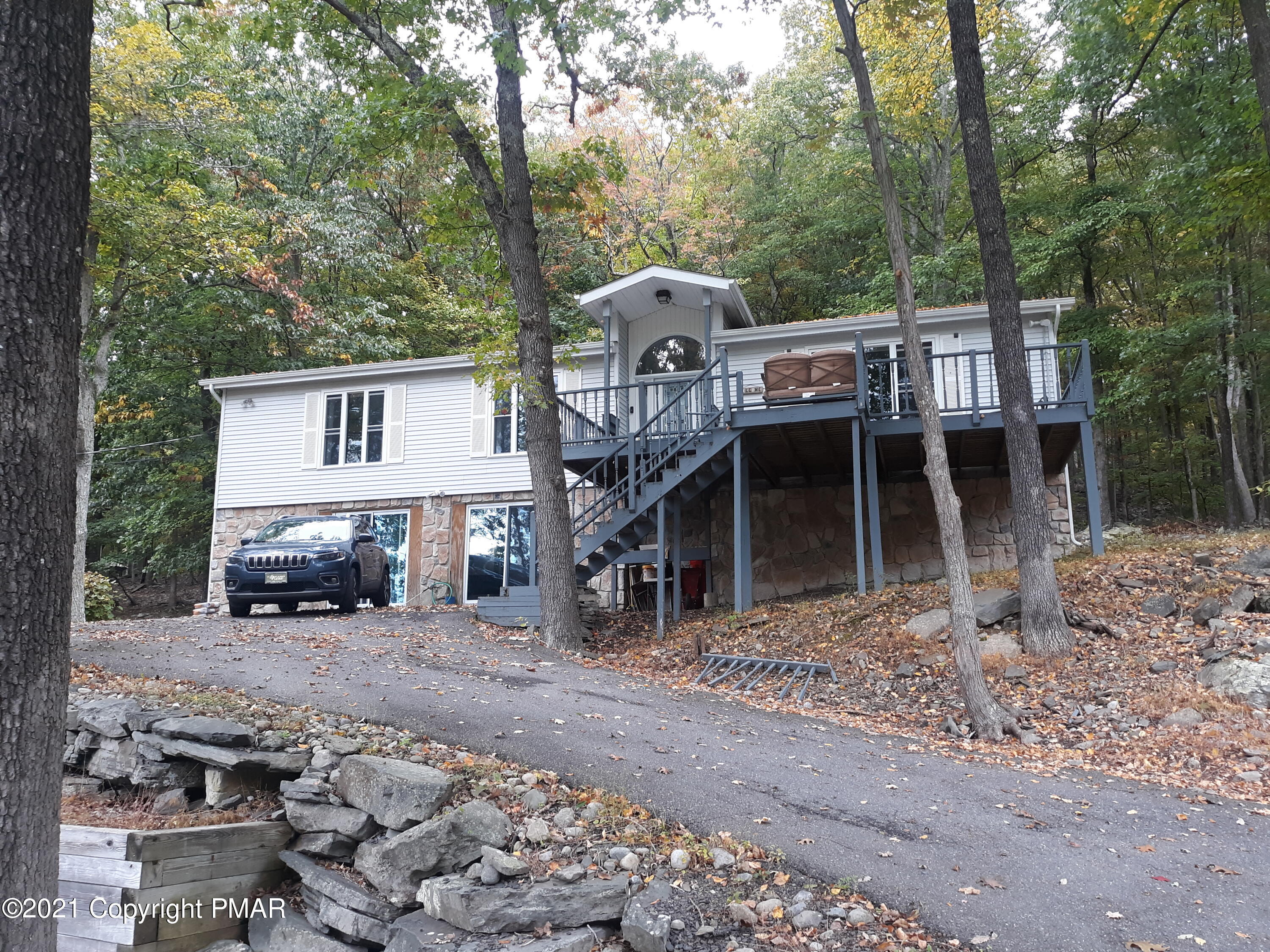 163 Radcliff Road, Bushkill, Pennsylvania image 1