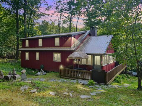 112 Beechwood Cove Road Greentown PA 18426