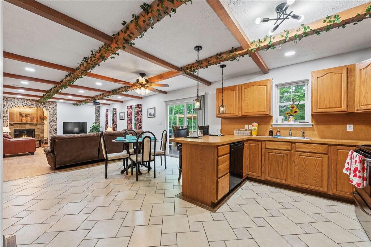 2115 Mink Lane, Long Pond, Pennsylvania image 25
