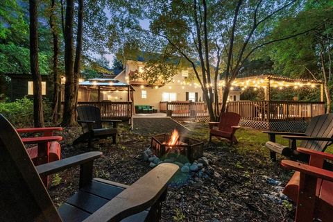 2115 Mink Lane Long Pond PA 18334