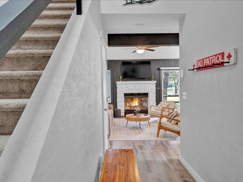 216 Snow Ridge Circle, Lake Harmony, Pennsylvania image 2