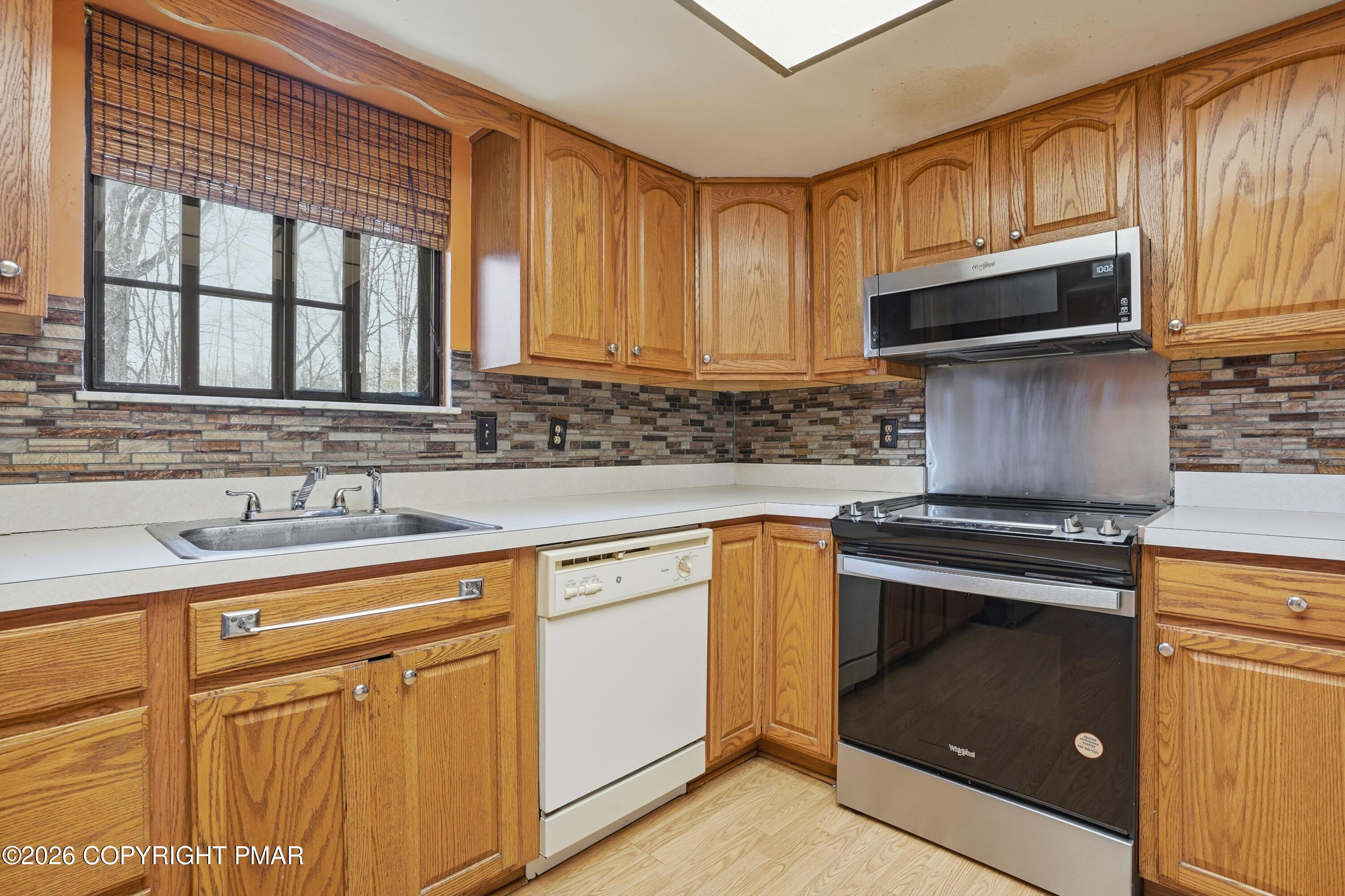 5040 Pine Ridge Road S