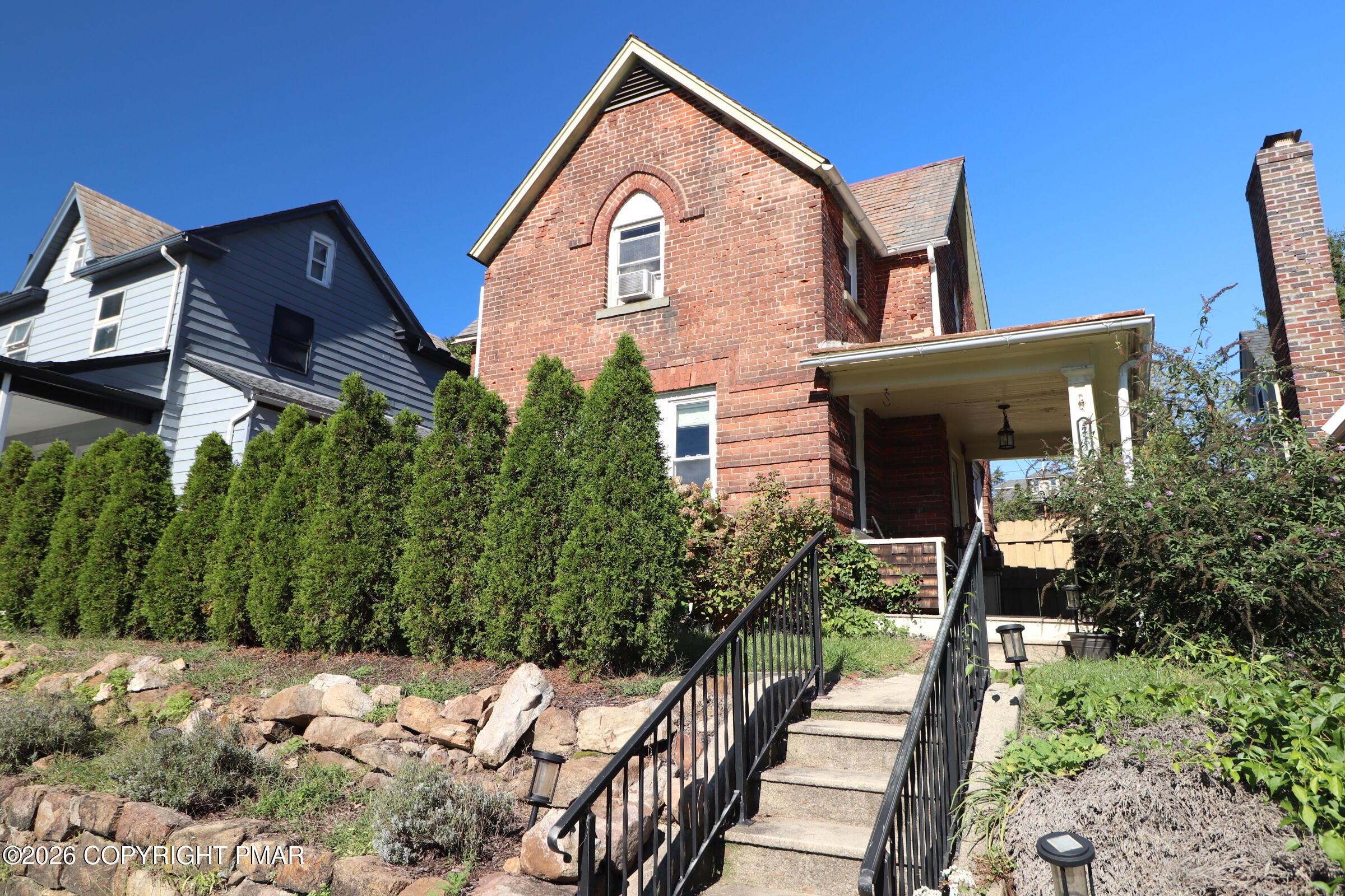 211 Lafayette Avenue