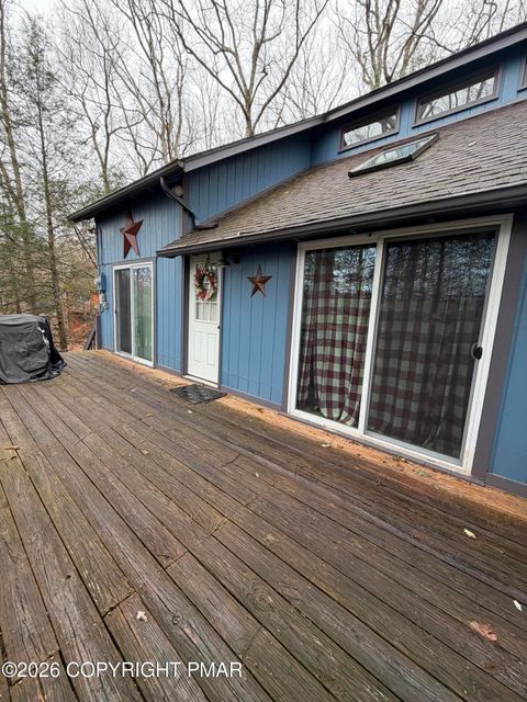 Homes For Rent - 128 Ansted Court<br/> Bushkill, PA 18324