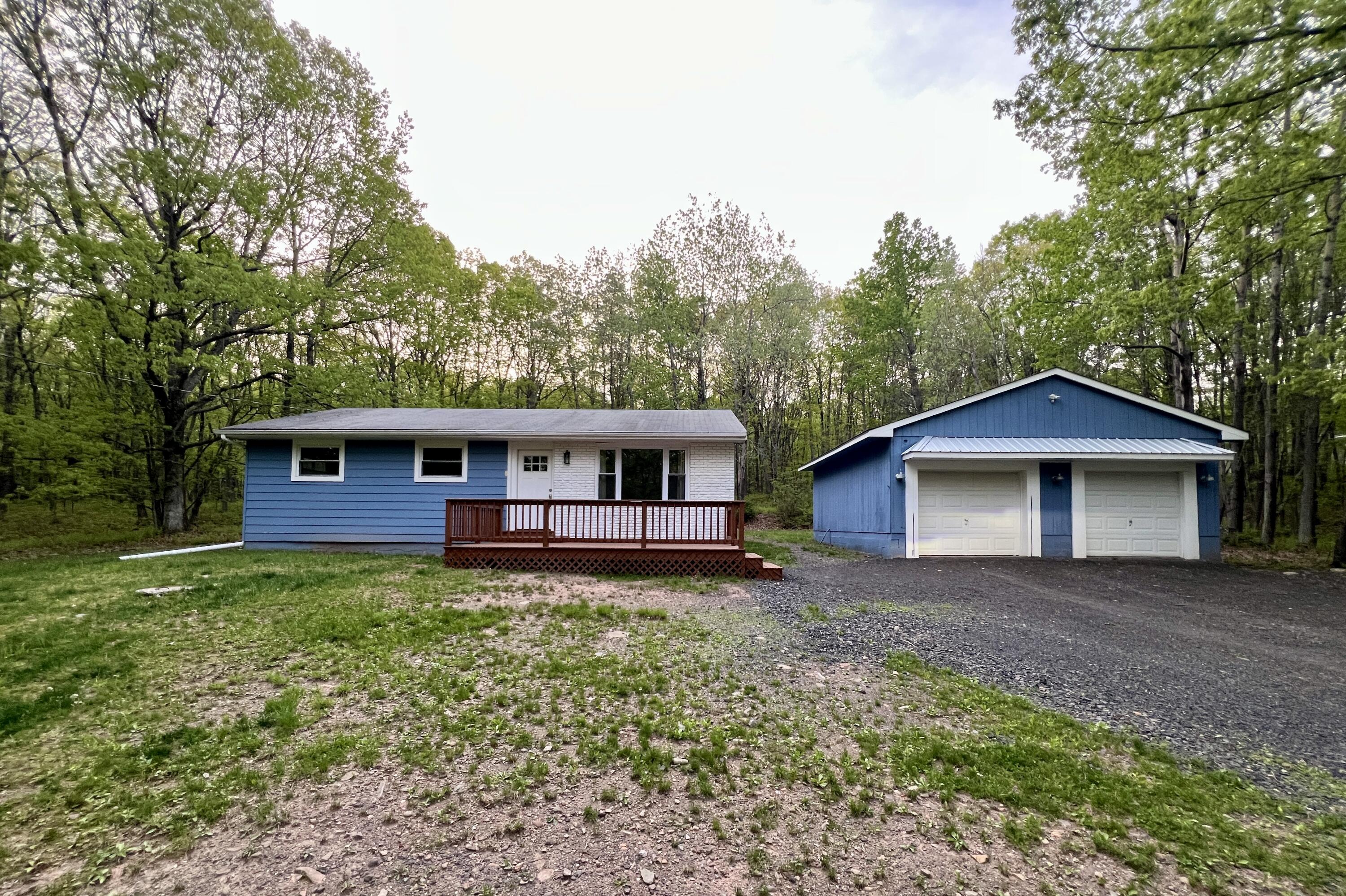520 Sky Hawk Trail, Stroudsburg, Pennsylvania image 2
