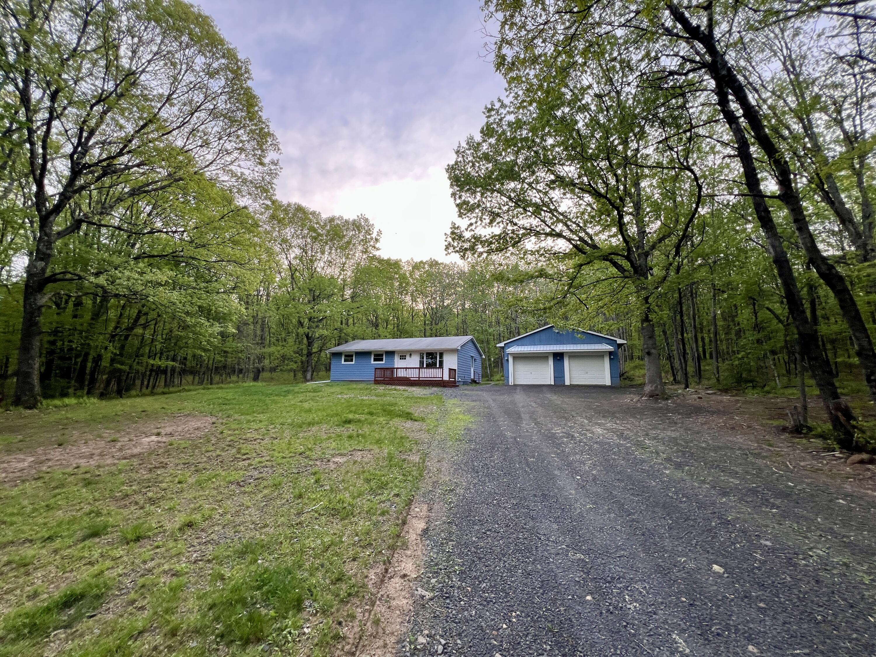 520 Sky Hawk Trail, Stroudsburg, Pennsylvania image 3