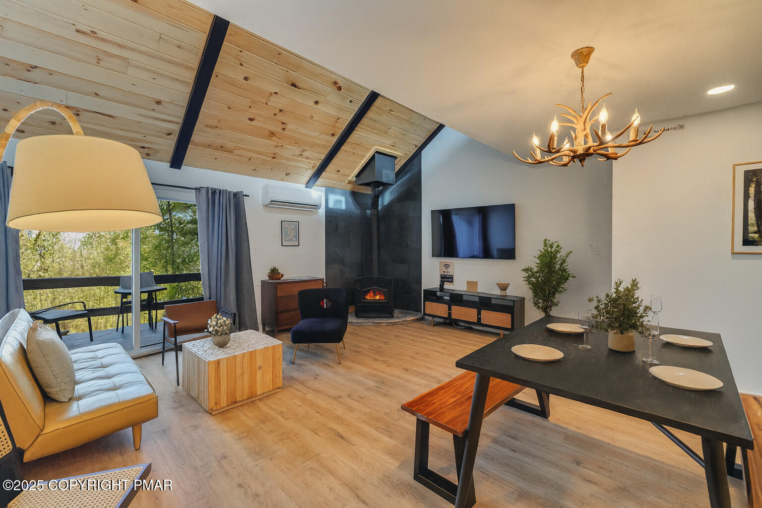 4 Middle Village Way