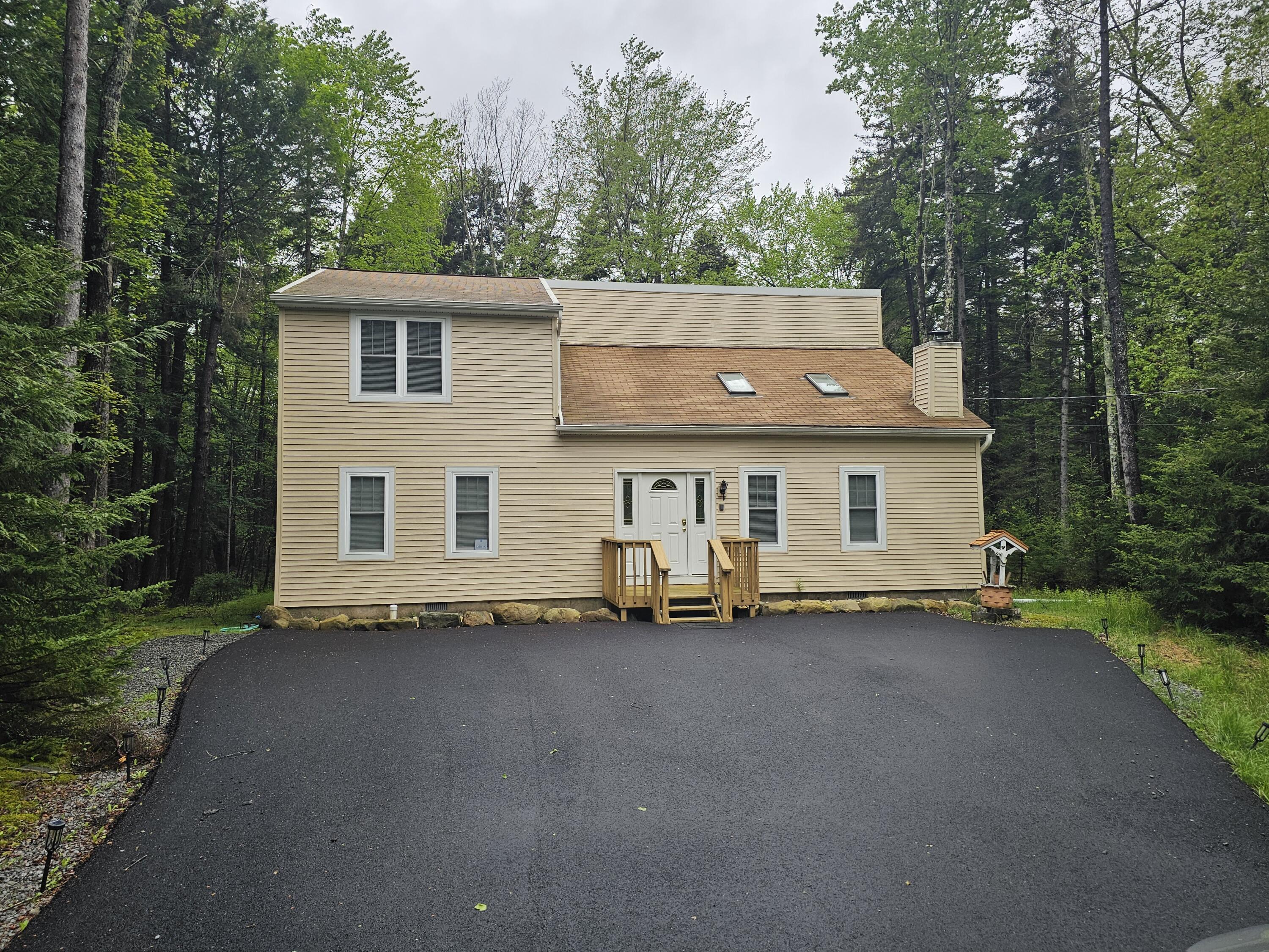 2134 Sheshequin Drive, Pocono Lake, Pennsylvania image 1