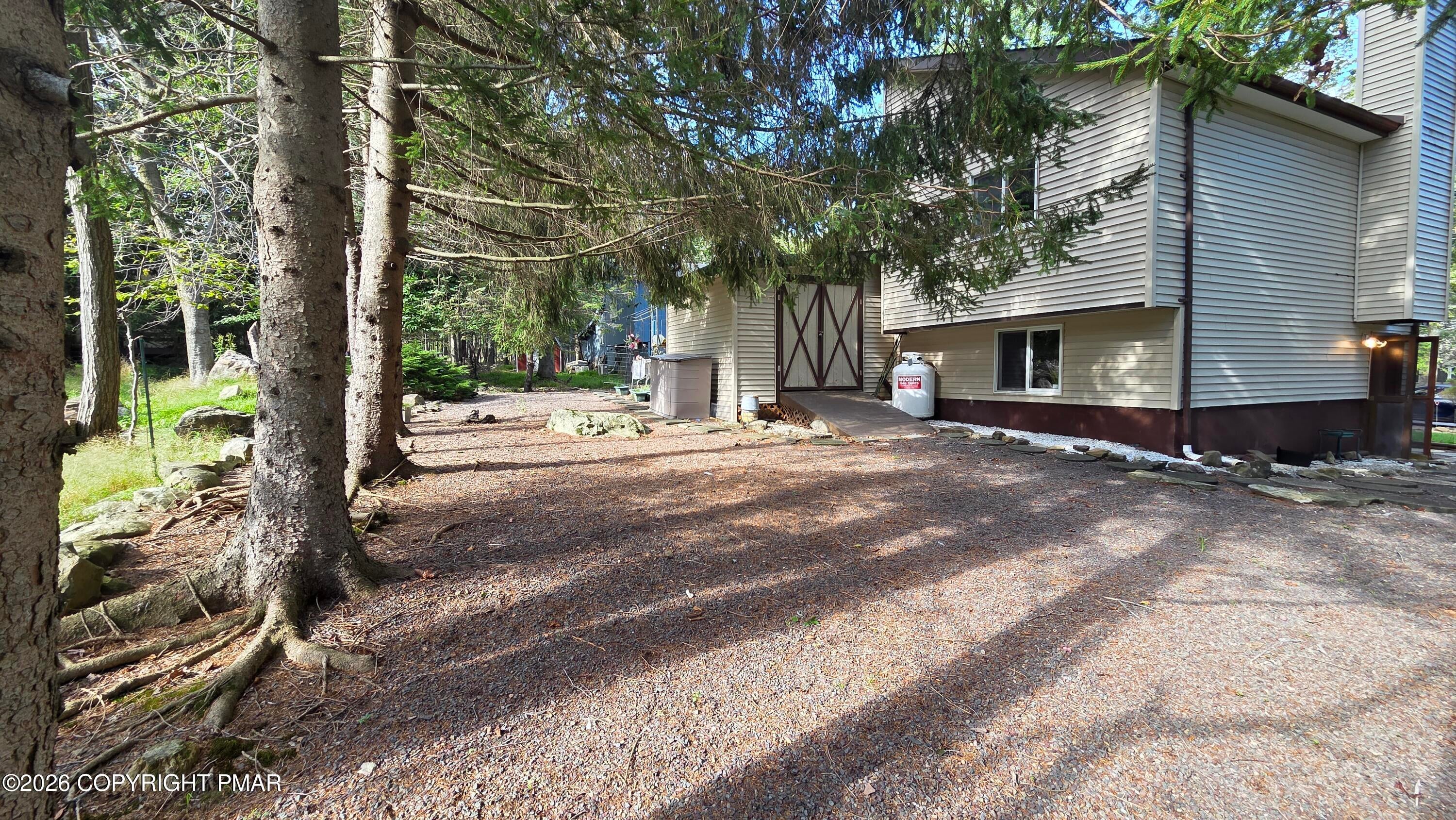 7531 Crestview Drive