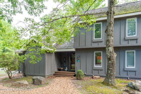Townhouse For Sale - 25 Snow Shoe<br/> Carbon County, Lake Harmony, PA 18624