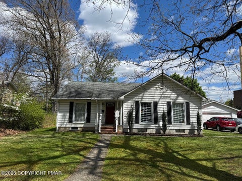 Homes For Sale - 122 Ransberry Avenue<br/> Monroe County, East Stroudsburg, PA 18301