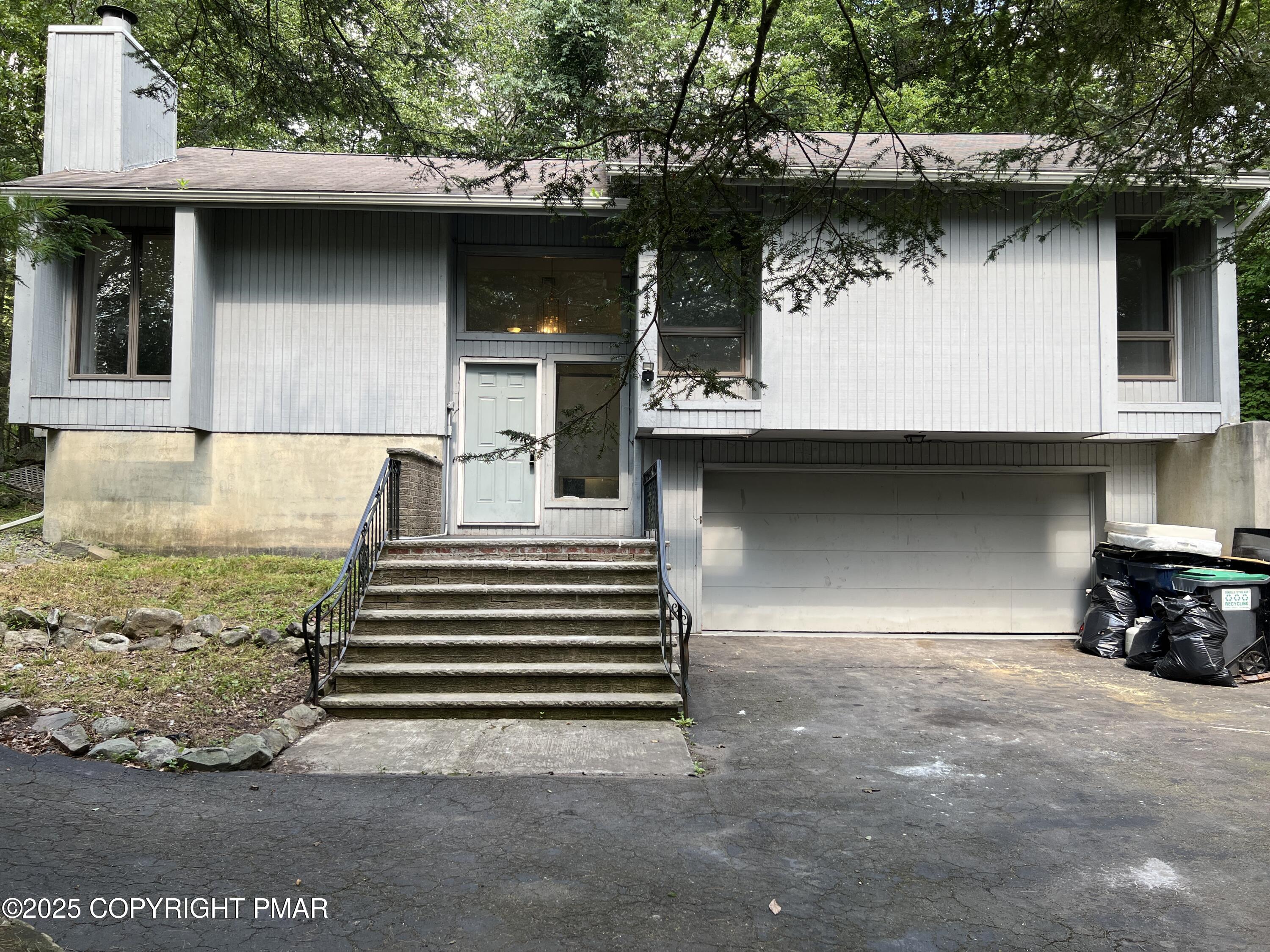 2533 Country Club Drive