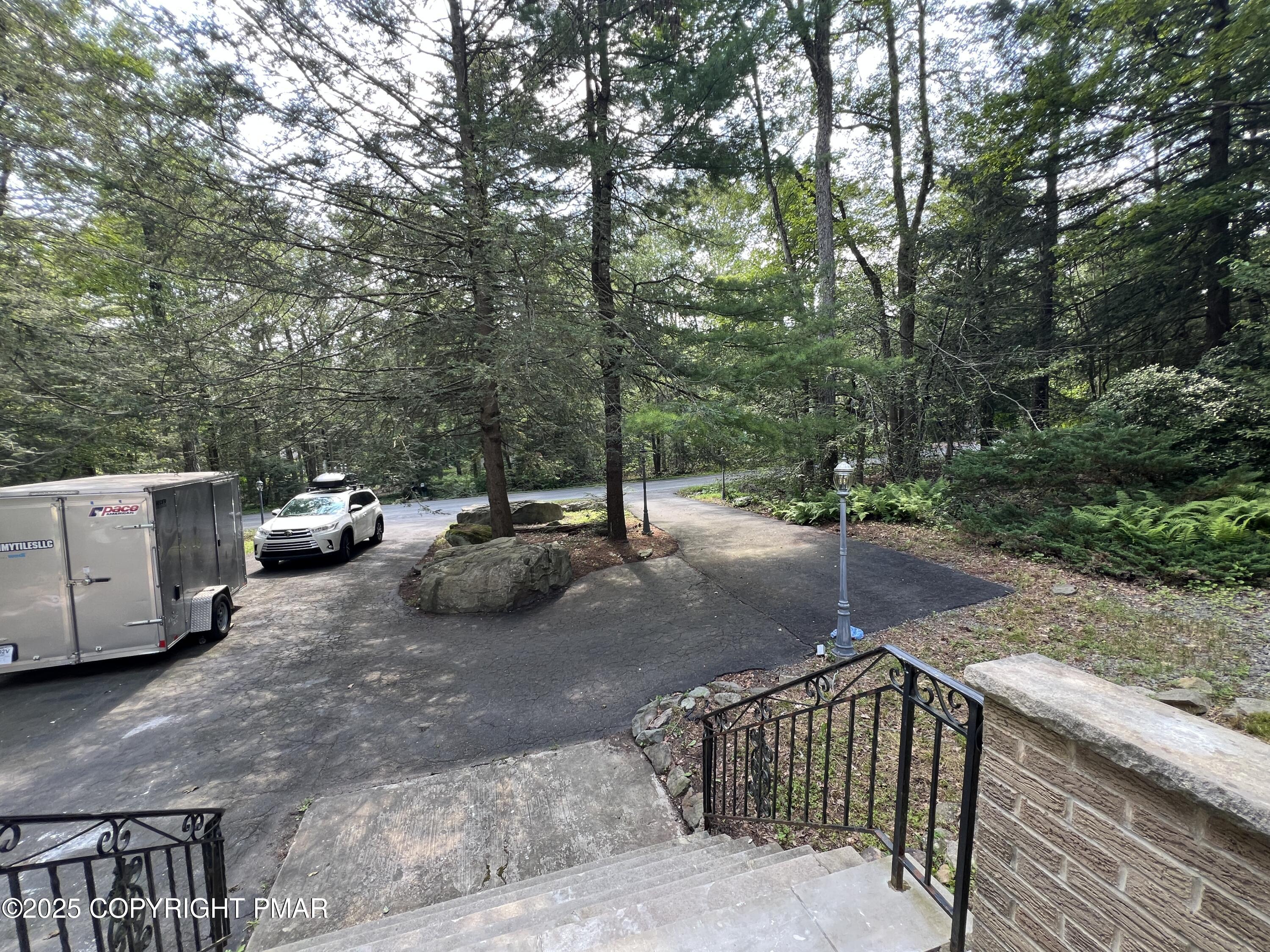 2533 Country Club Drive