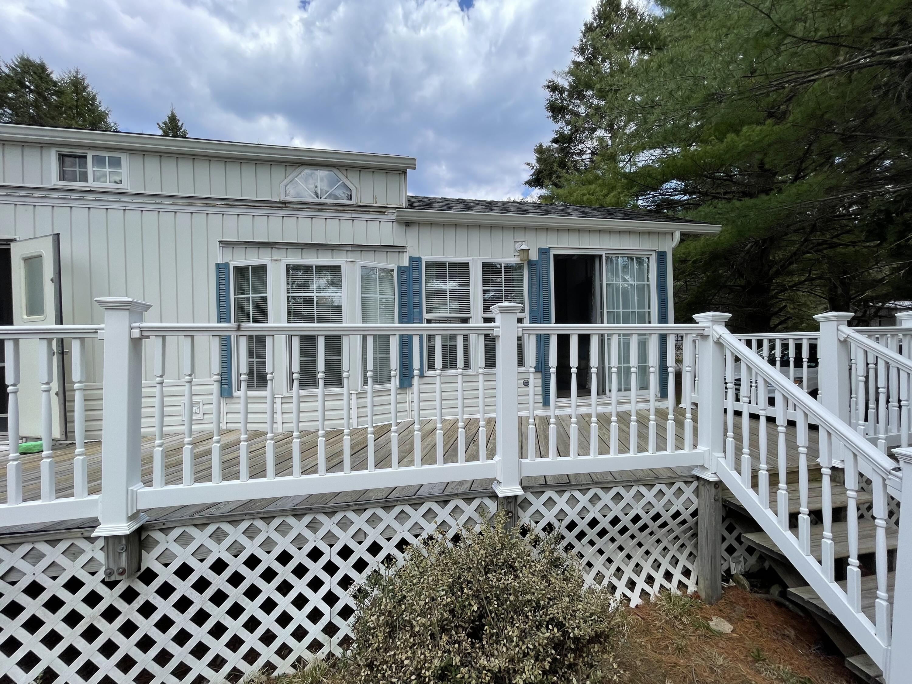 421 Campstead Circle, Blakeslee, Pennsylvania image 2