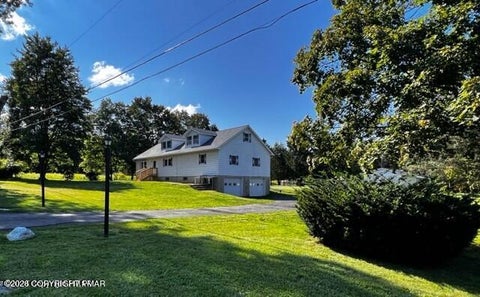 Homes For Sale - 203 Center Road<br/> Stroudsburg, PA 18360