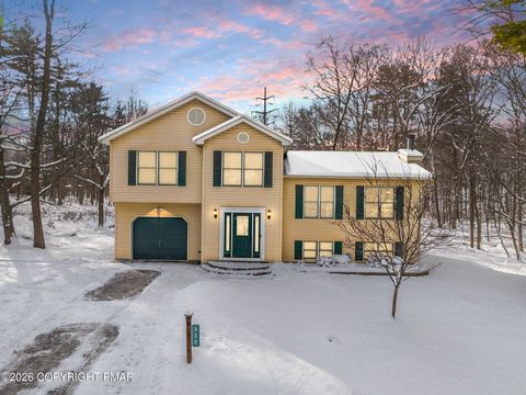 Homes For Sale - 322 Ash Terrace<br/> East Stroudsburg, PA 18301