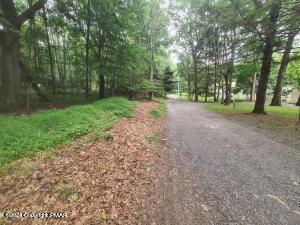 1410 Silver Maple Road, Effort, Pennsylvania image 1