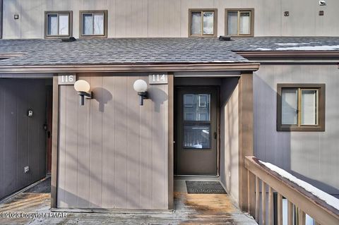 Townhouse For Sale - 114 Cross Country Lane<br/> Monroe County, Tannersville, PA 18372