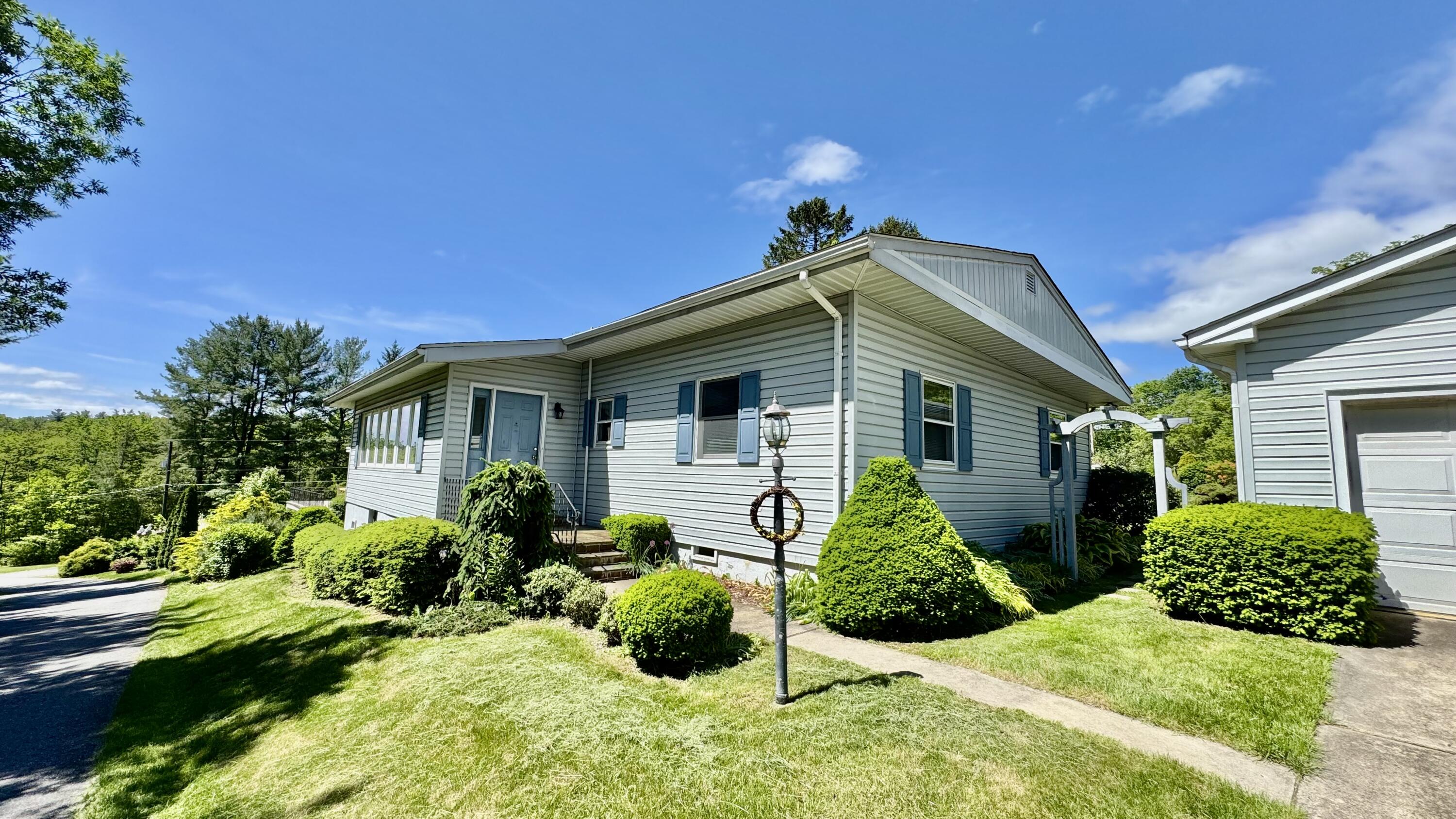 2111 Lakeside Drive, Kunkletown, Pennsylvania image 3