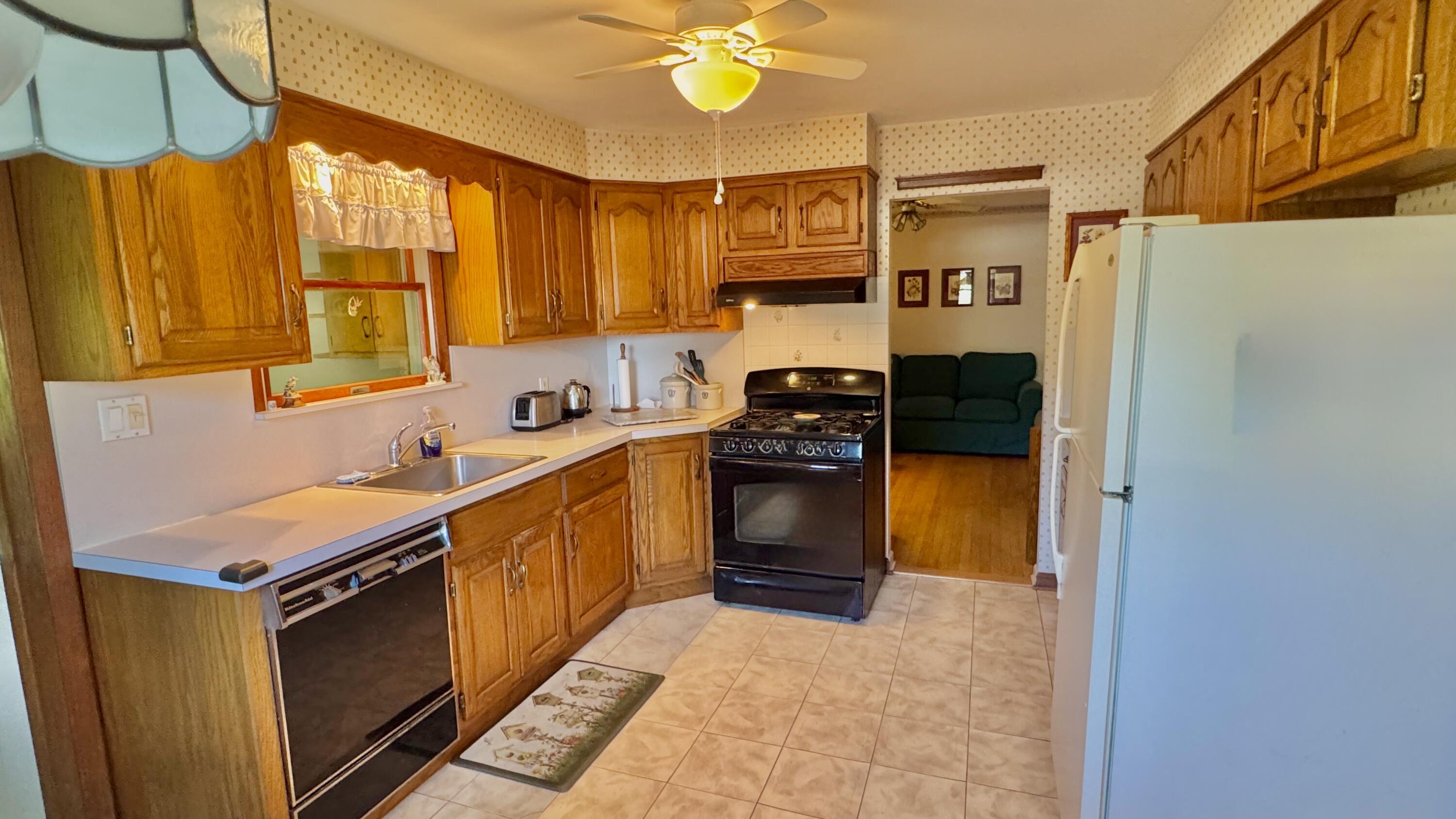 2111 Lakeside Drive, Kunkletown, Pennsylvania image 23