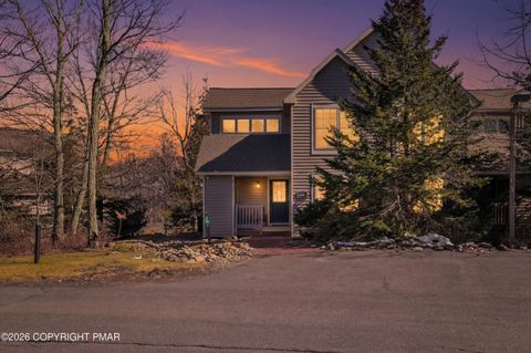 Townhouse For Sale - 168 Hawthorne Court<br/> Tannersville, PA 18372