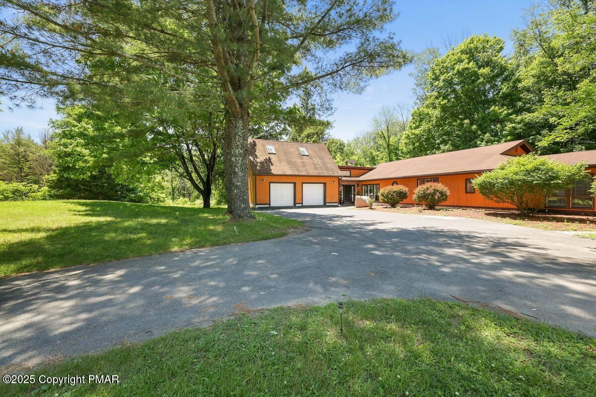 6249 Paradise Valley Road, Cresco, Pennsylvania image 1