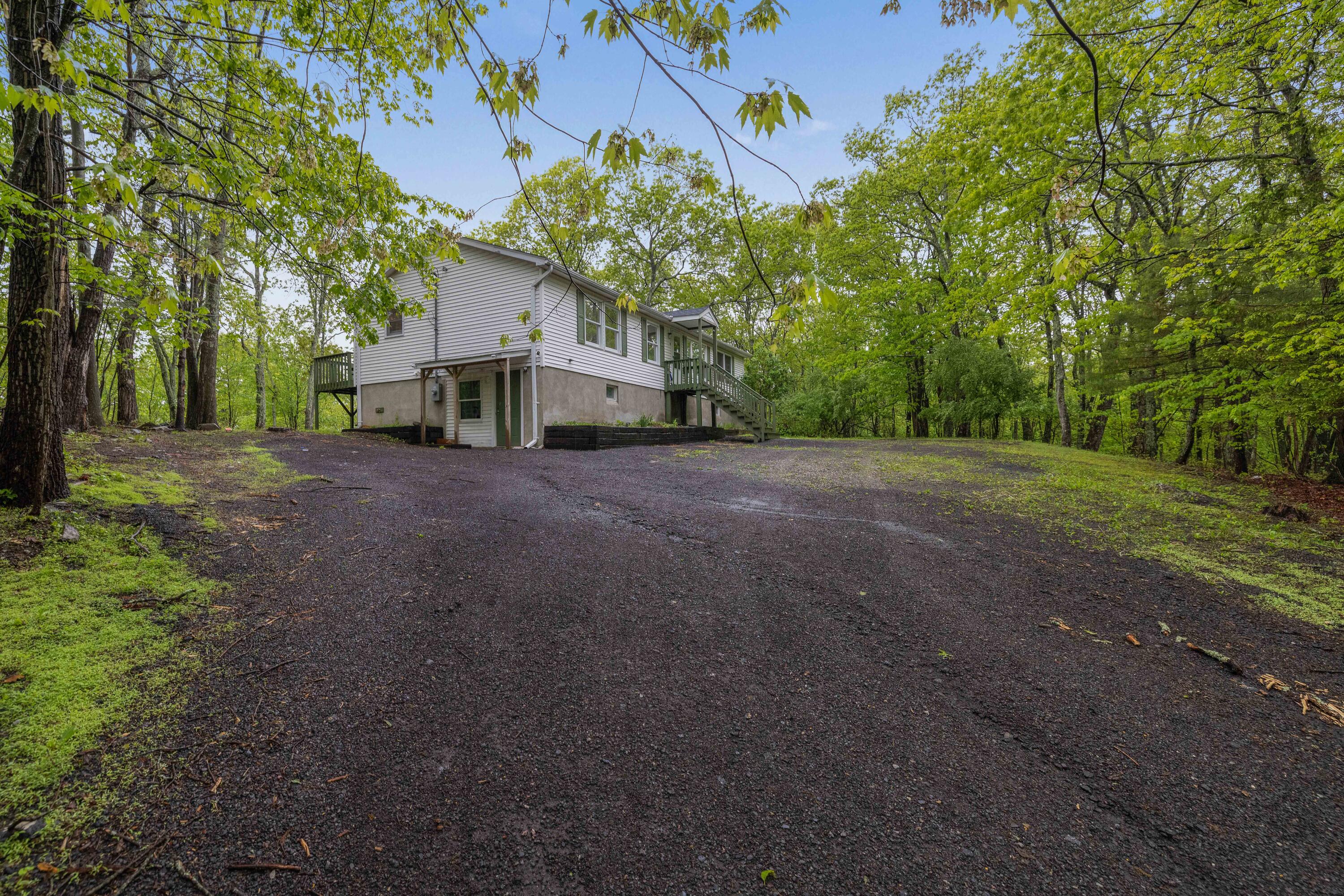 198 Castle Drive, East Stroudsburg, Pennsylvania image 1