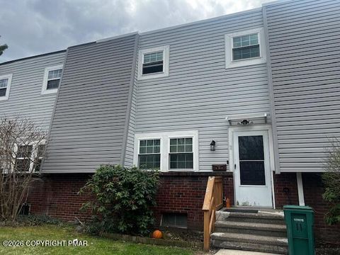 Townhouse For Rent - 11 Spring Lane<br/> Monroe County, East Stroudsburg, PA 18301