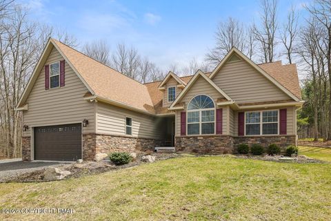 Homes For Sale - 293 Wolf Hollow Road<br/> Carbon County, Lake Harmony, PA 18624