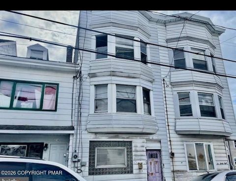 Townhouse For Sale - 236 W Coal Street<br/> Shenandoah, PA 17976