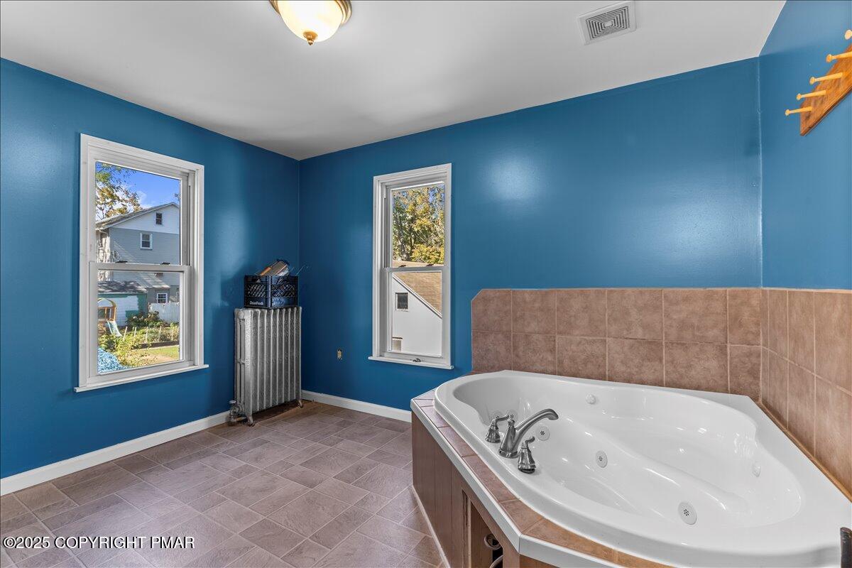 Lehighton, Pennsylvania 18235, United States, 4 Bedrooms Bedrooms, ,2 BathroomsBathrooms,Residential,Active,224075