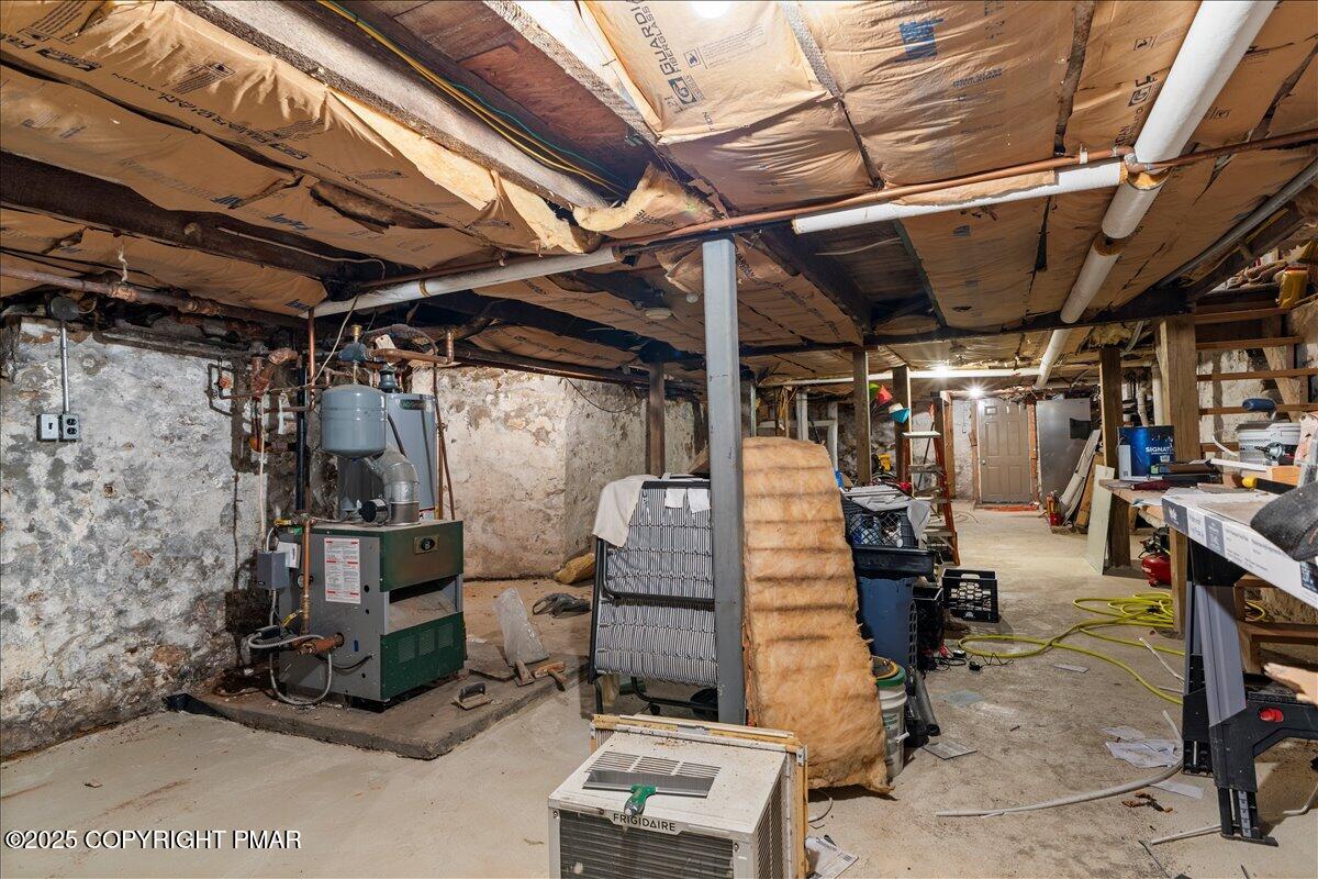 Lehighton, Pennsylvania 18235, United States, 4 Bedrooms Bedrooms, ,2 BathroomsBathrooms,Residential,Active,224075