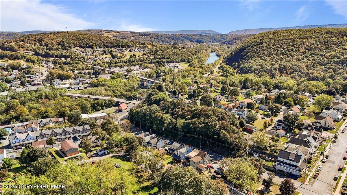 Lehighton, Pennsylvania 18235, United States, 4 Bedrooms Bedrooms, ,2 BathroomsBathrooms,Residential,Active,224075