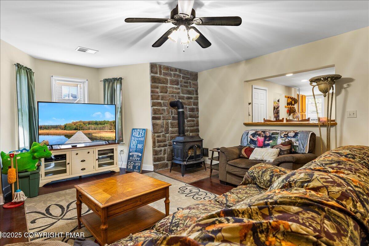 Lehighton, Pennsylvania 18235, United States, 4 Bedrooms Bedrooms, ,2 BathroomsBathrooms,Residential,Active,224075