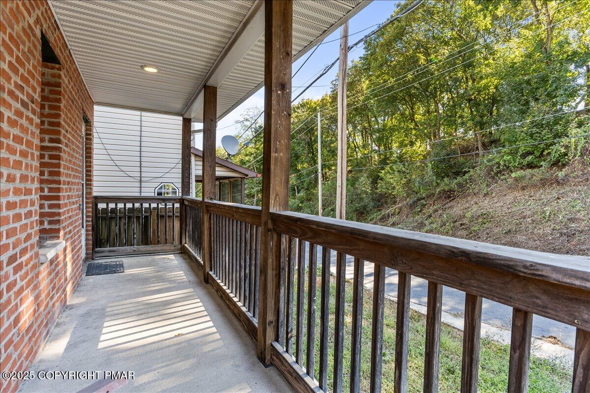 Lehighton, Pennsylvania 18235, United States, 4 Bedrooms Bedrooms, ,2 BathroomsBathrooms,Residential,Active,224075