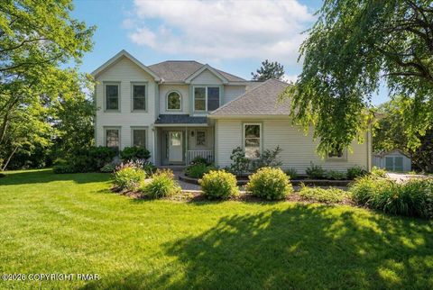 Homes For Sale - 8824 Laird Drive<br/> Stroudsburg, PA 18360