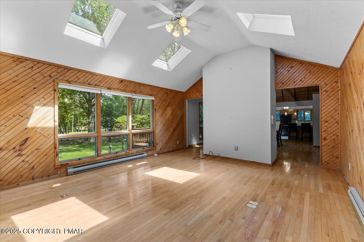 Blakeslee, Pennsylvania 18610, United States, 3 Bedrooms Bedrooms, ,2 BathroomsBathrooms,Residential,Active,202045